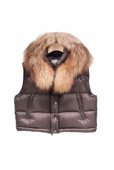 DOWN SHORT VEST WITH RACCOON TRIMMING HOOD